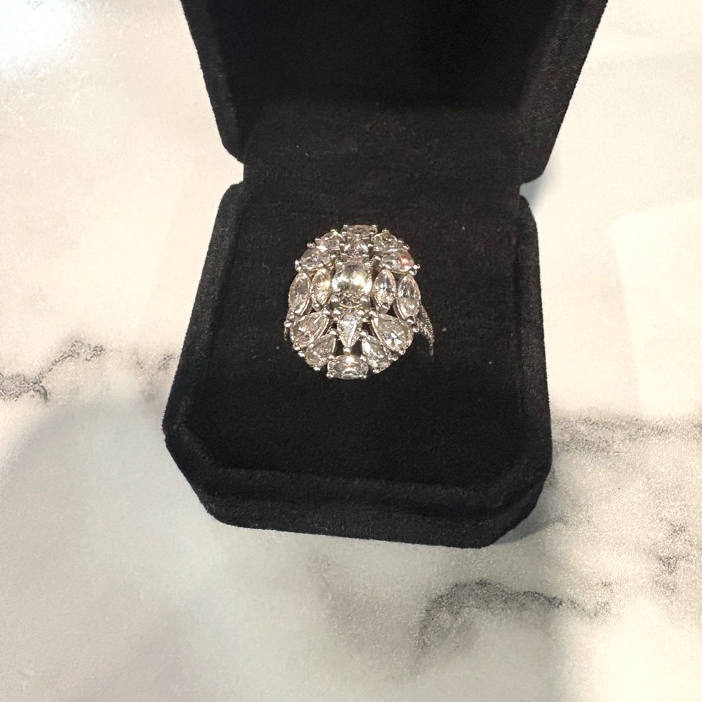 Elegant Silver Women's Ring